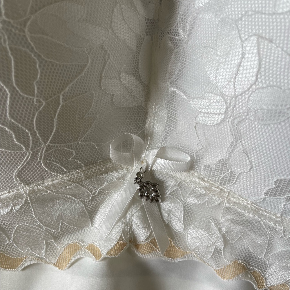 NWT SENOBRA Ivory Floral Lace Bra. Size 5X - Picture 3 of 4
